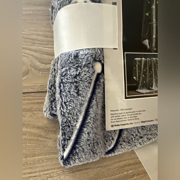 Glow in the dark constellation blanket - Picture 5 of 6